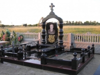 Мемориальный комплекс на могилу