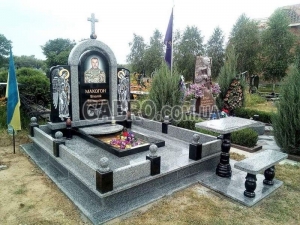 Памятник