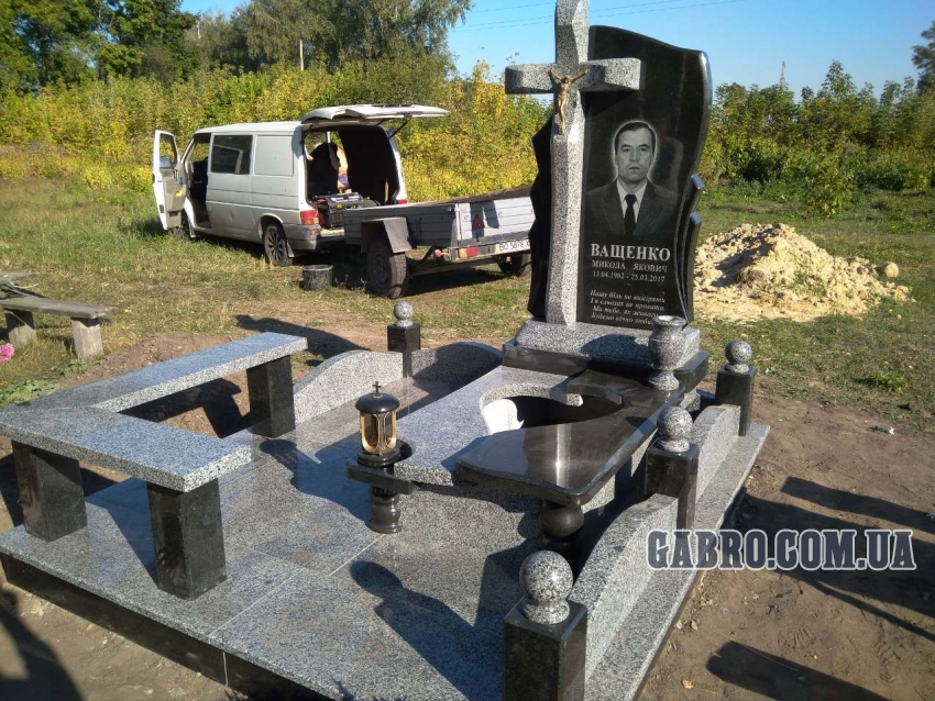 Установка памятника под ключ