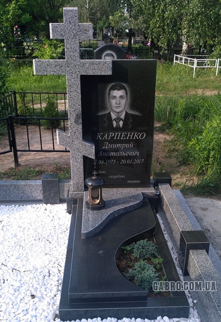 Одинарный памятик из габбро
