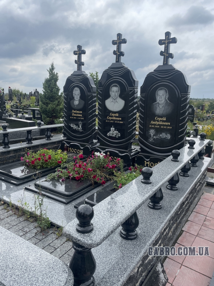 Елитний памятник габро покост